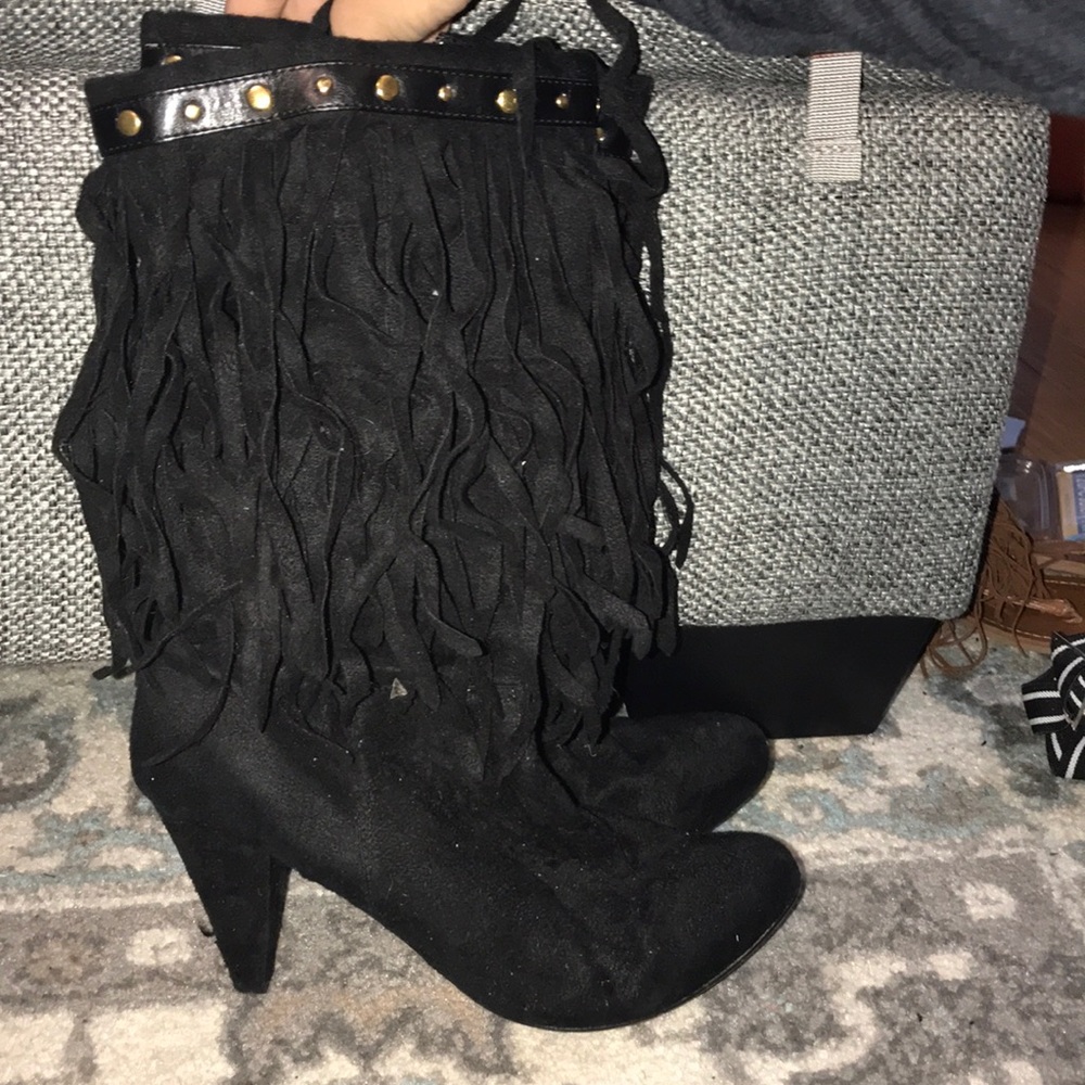 Fringe boots